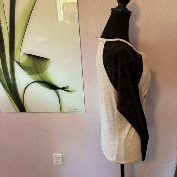 shirt size small - Picture 2 of 5